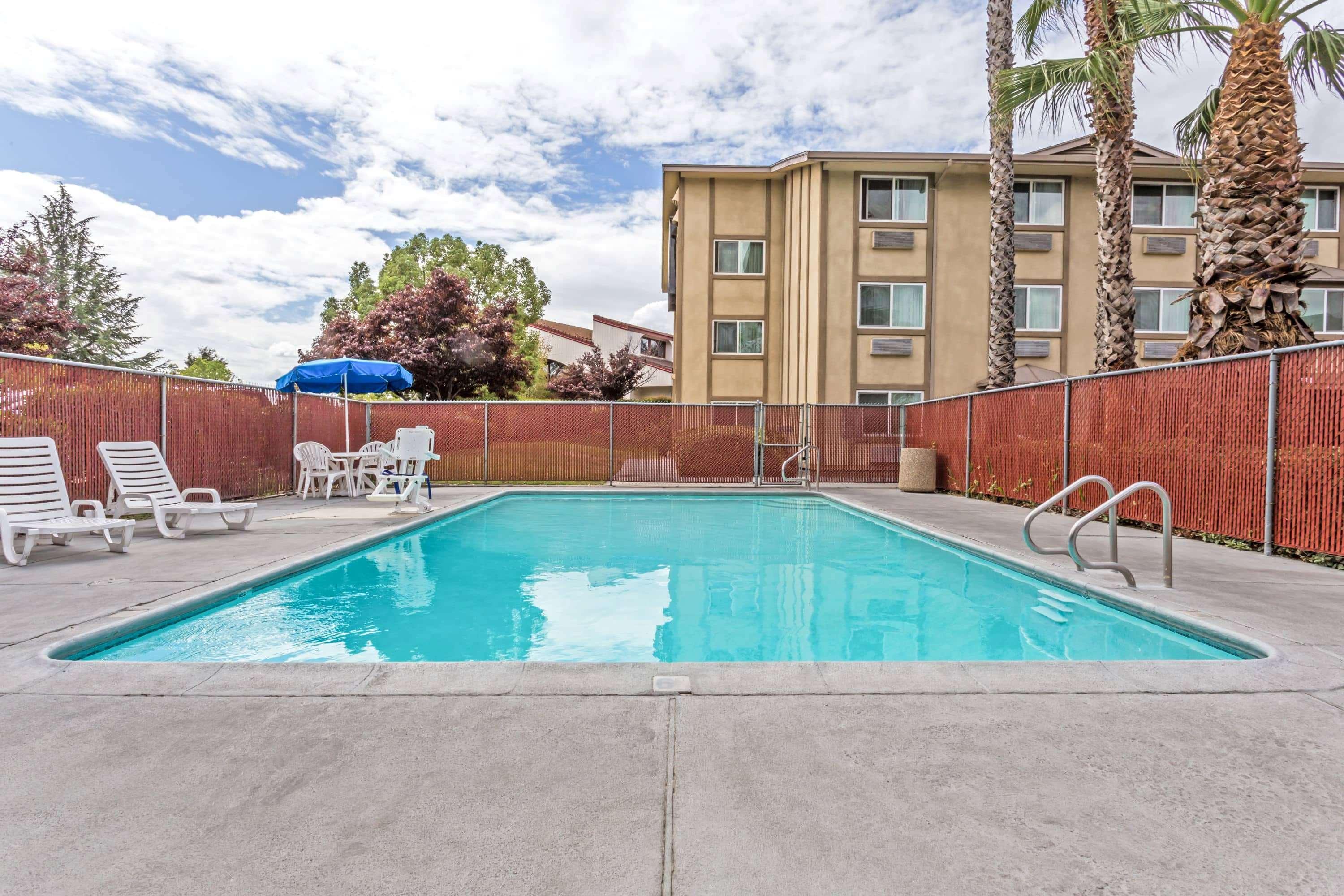 מלון Carmichael Super 8 By Wyndham Sacramento מראה חיצוני תמונה