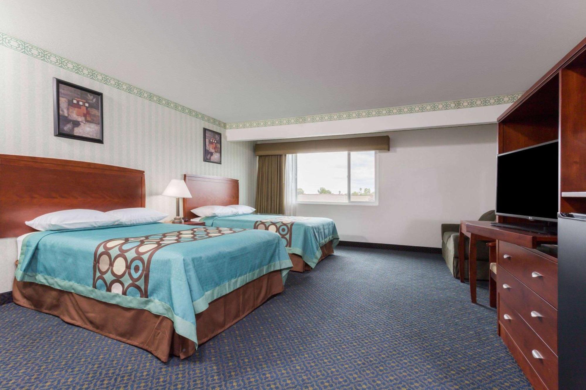 מלון Carmichael Super 8 By Wyndham Sacramento מראה חיצוני תמונה