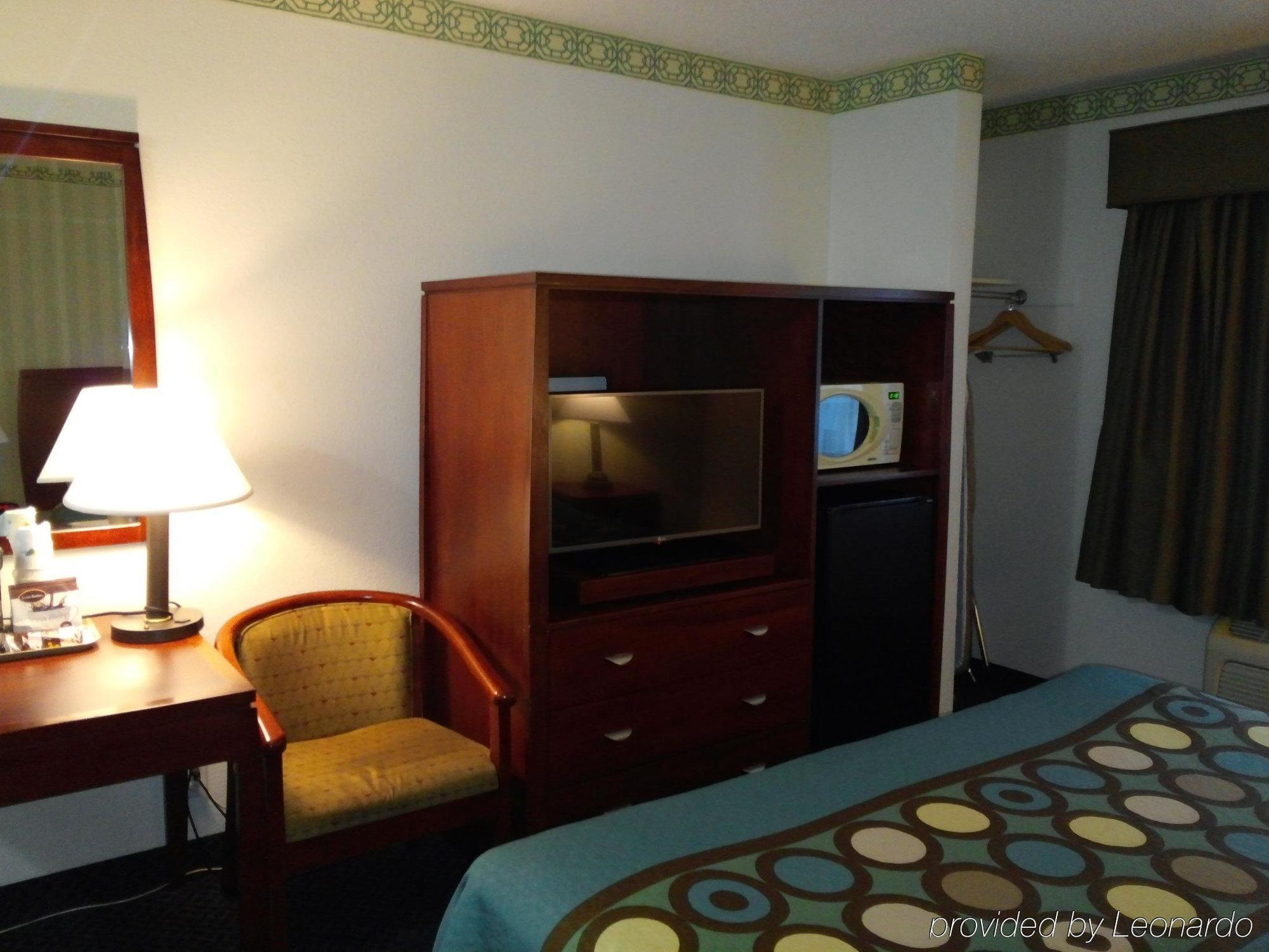 מלון Carmichael Super 8 By Wyndham Sacramento מראה חיצוני תמונה