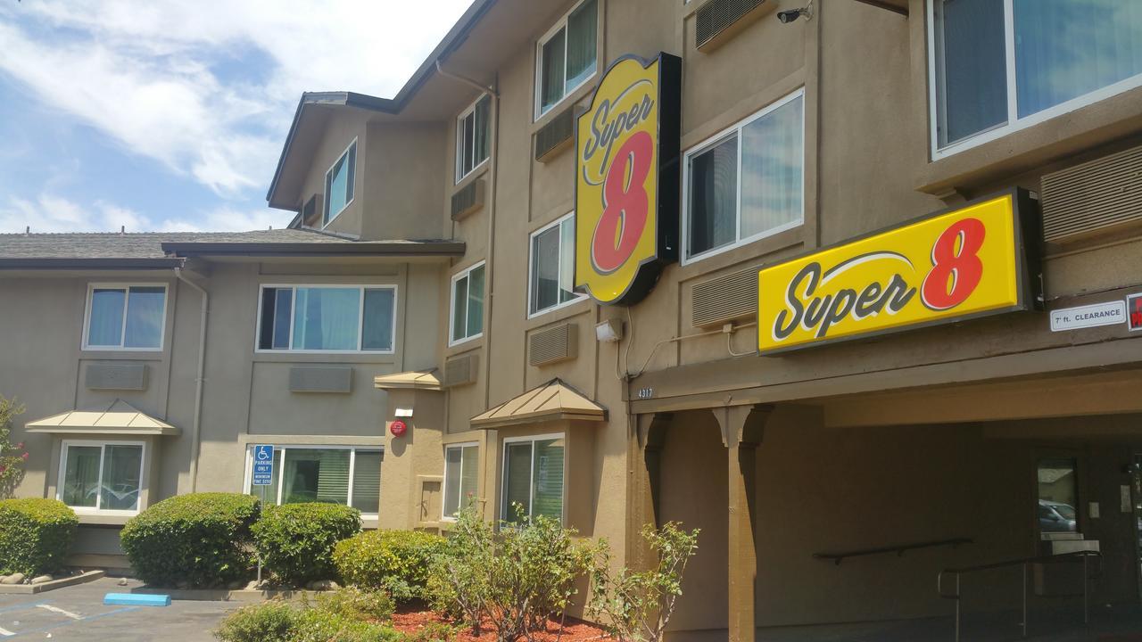 מלון Carmichael Super 8 By Wyndham Sacramento מראה חיצוני תמונה