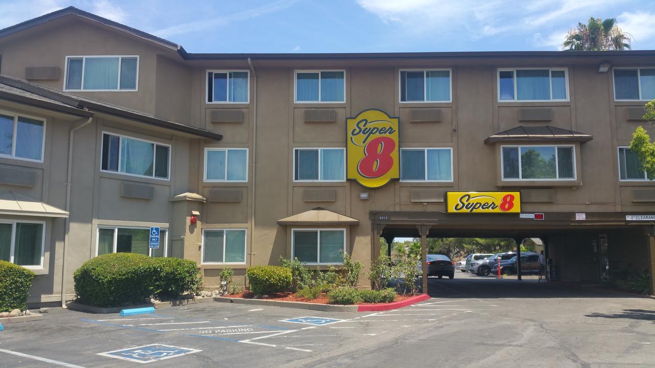 מלון Carmichael Super 8 By Wyndham Sacramento מראה חיצוני תמונה